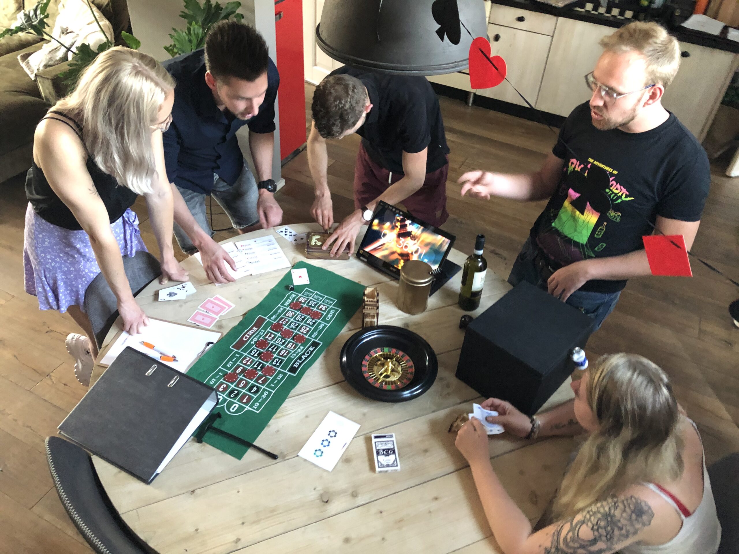 Codekrakers escape room voor thuis | Harten 7 escape box voor volwassenen